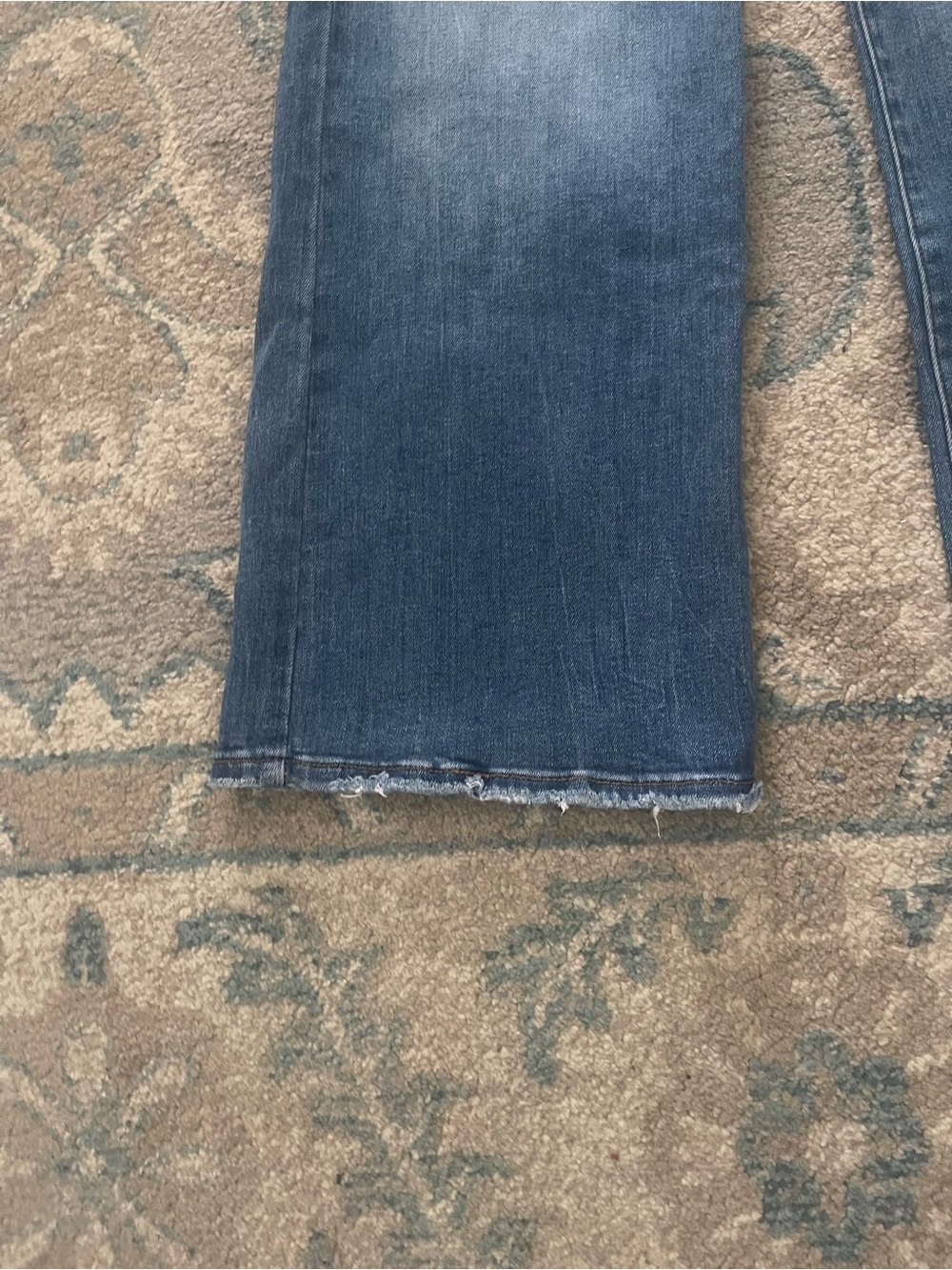 Risen V Dipped Wide Leg Dark wash jeans. NWT size 3/26 - Picture 3 of 9